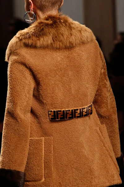 Look 35